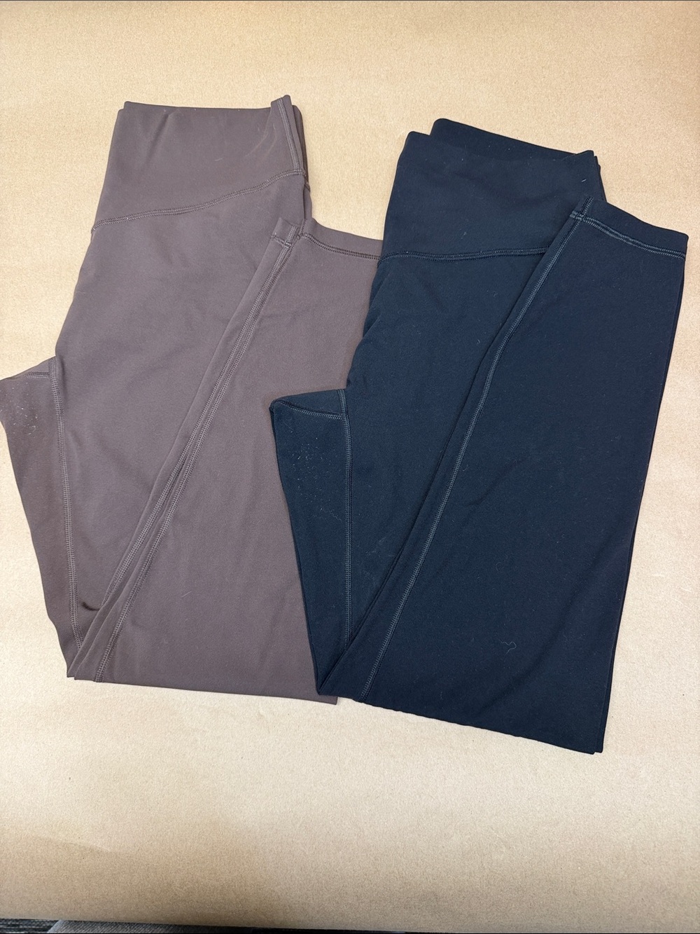 Everyday High-Waist Leggings in Black and Brown